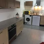 Near Zoo With Free Parking 타보르